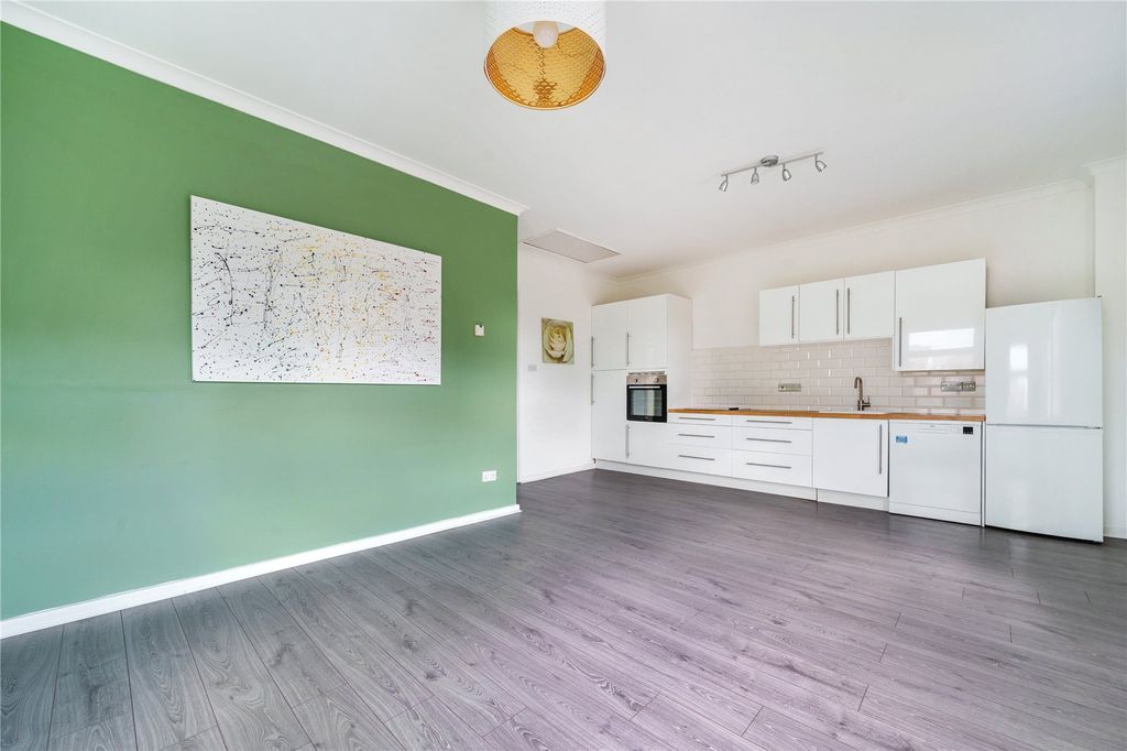 Property photo 3 of 11 Picture No. 02
