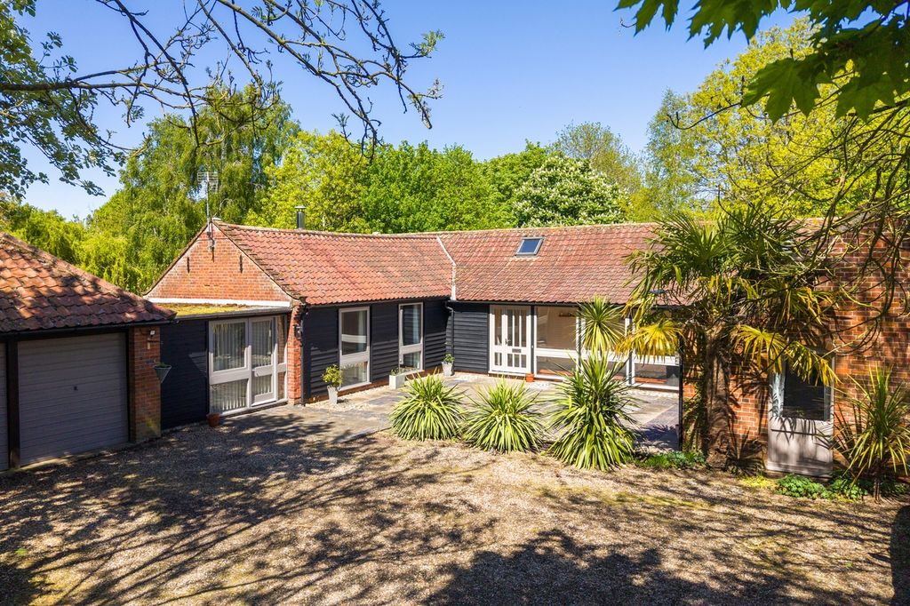 Property photo 2 of 36