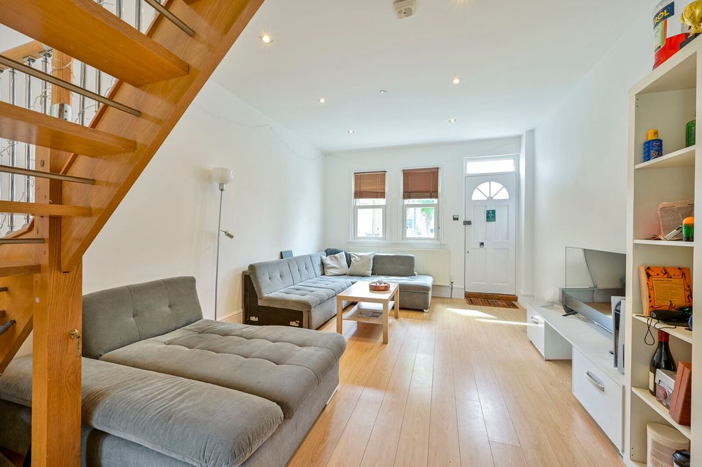 Property photo 2 of 11