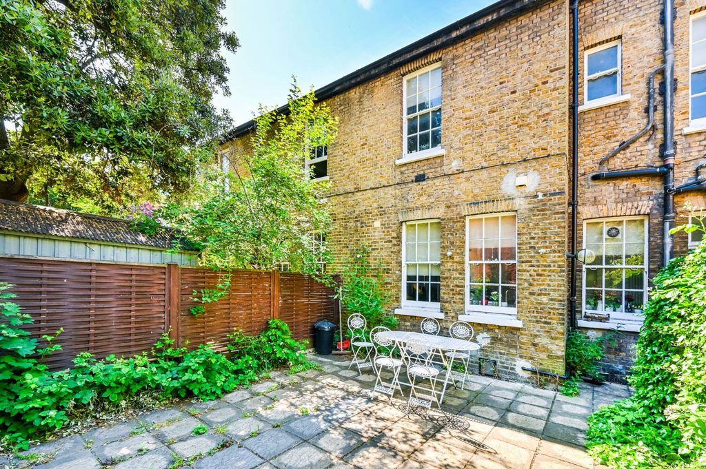 Property photo 2 of 14