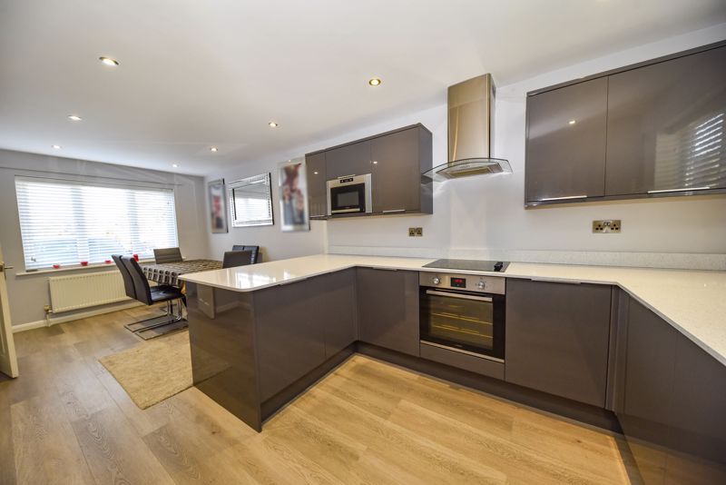 Property photo 2 of 15 Photo 12