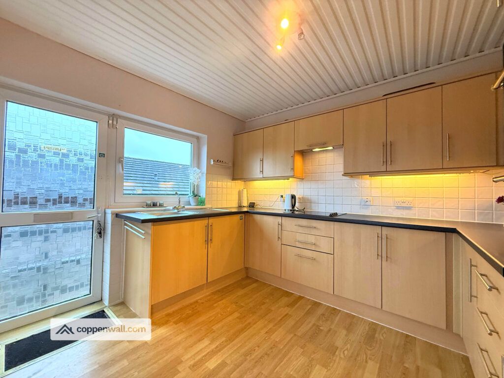 Property photo 2 of 31