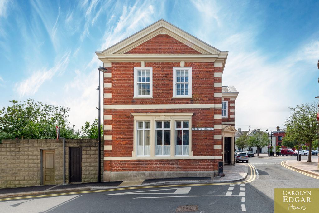 Property photo 2 of 54 003