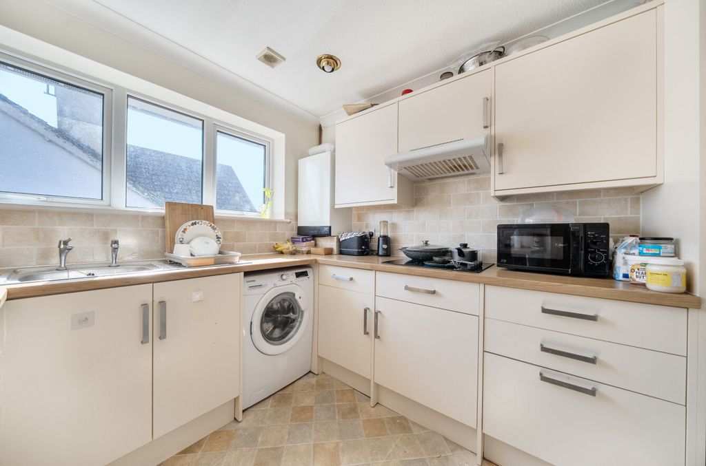 Property photo 2 of 10 1450295-7-69F0ce6...