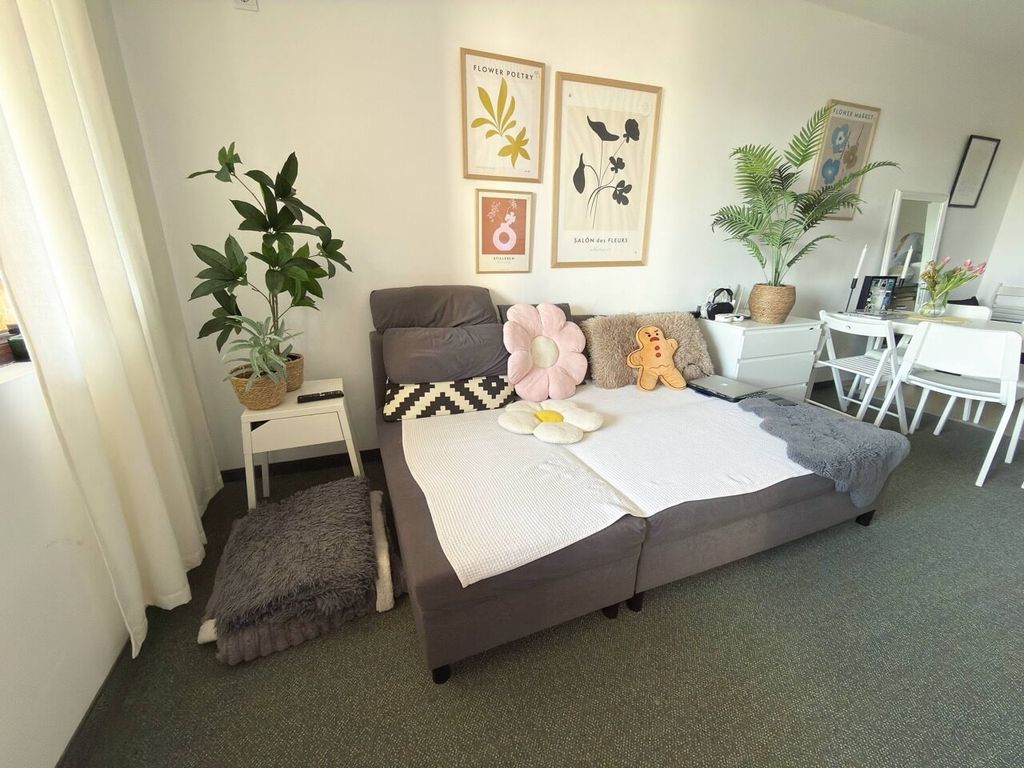 Property photo 3 of 42