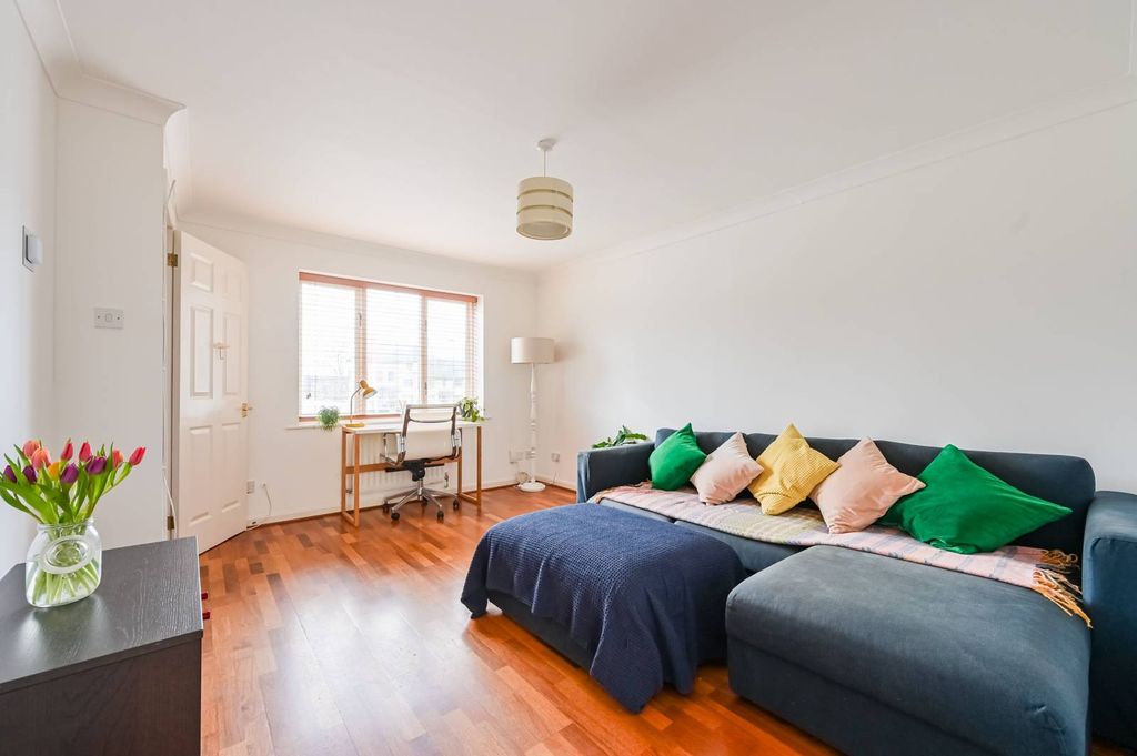 Property photo 1 of 17