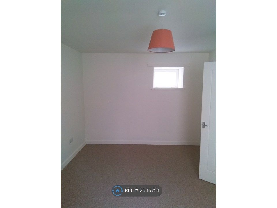Property photo 3 of 10 Bedroom View 1