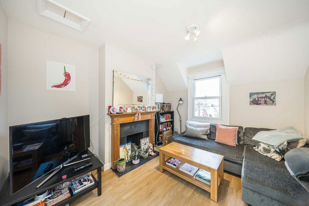 Property photo 2 of 8