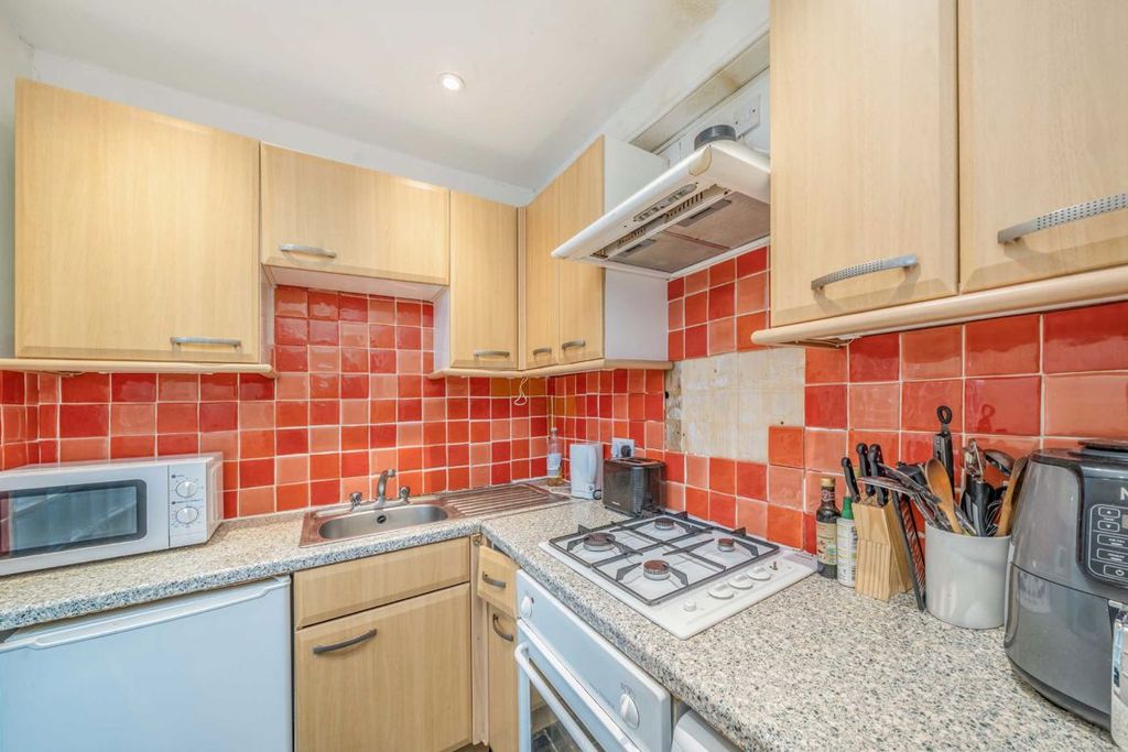Property photo 2 of 8