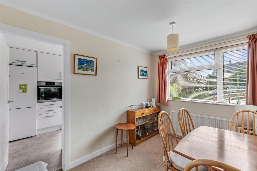 Property photo 3 of 20 Dining Area.Jpg