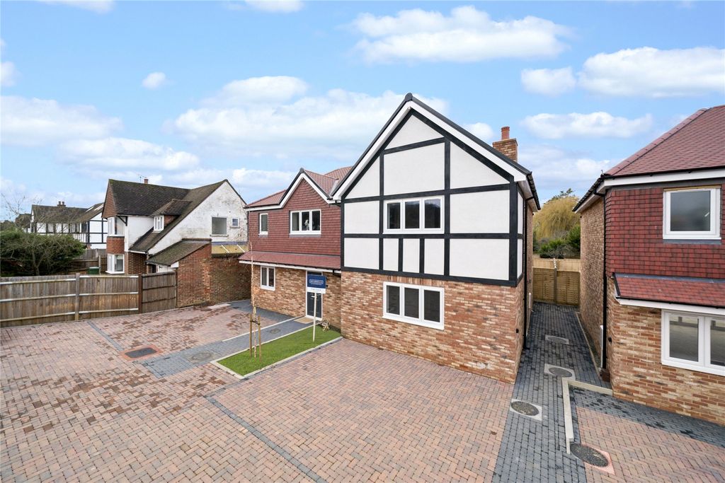 Property photo 2 of 8 Picture No. 33