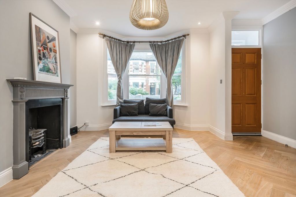 Property photo 3 of 10