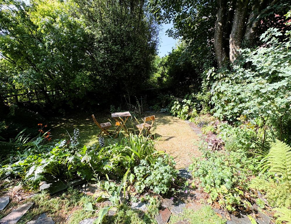 Property photo 2 of 35