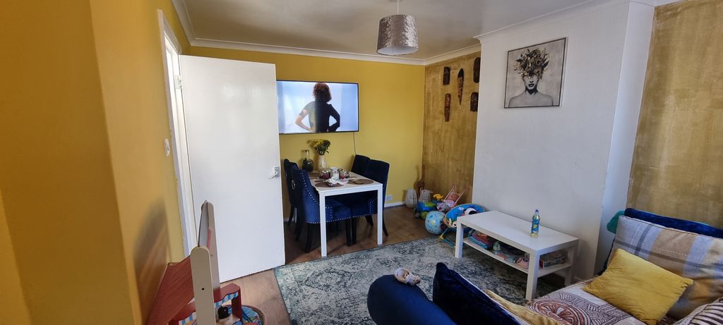 Property photo 2 of 7