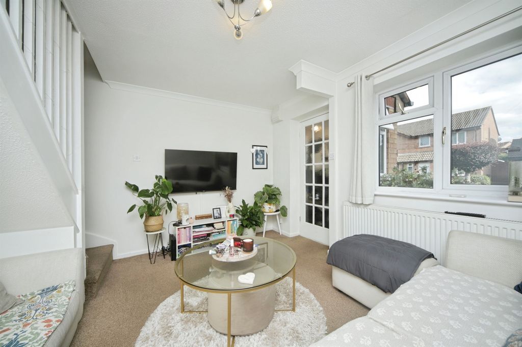 Property photo 3 of 10 Image