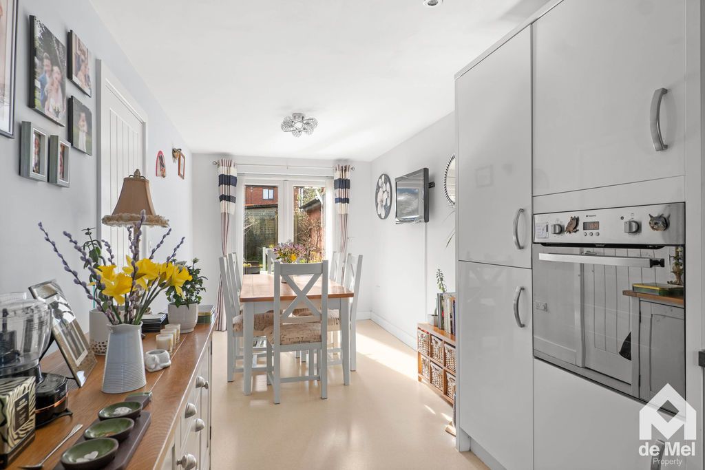 Property photo 3 of 20 Photo 12