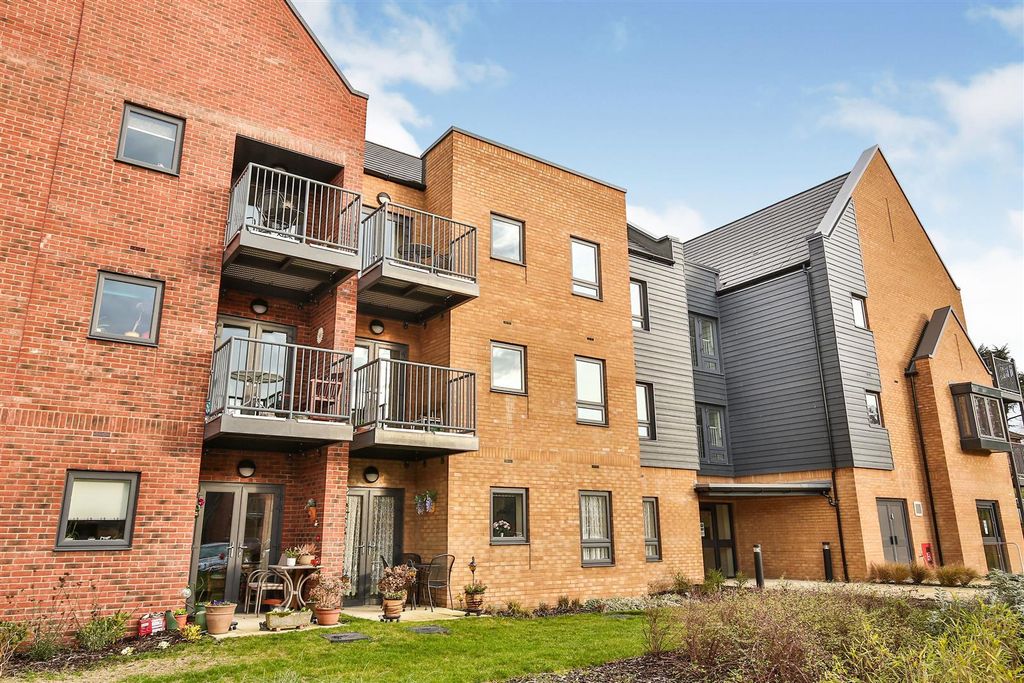 Property photo 1 of 17 490E4E38-Cbf8-4F68-9781-642d421d4A21.Jpg