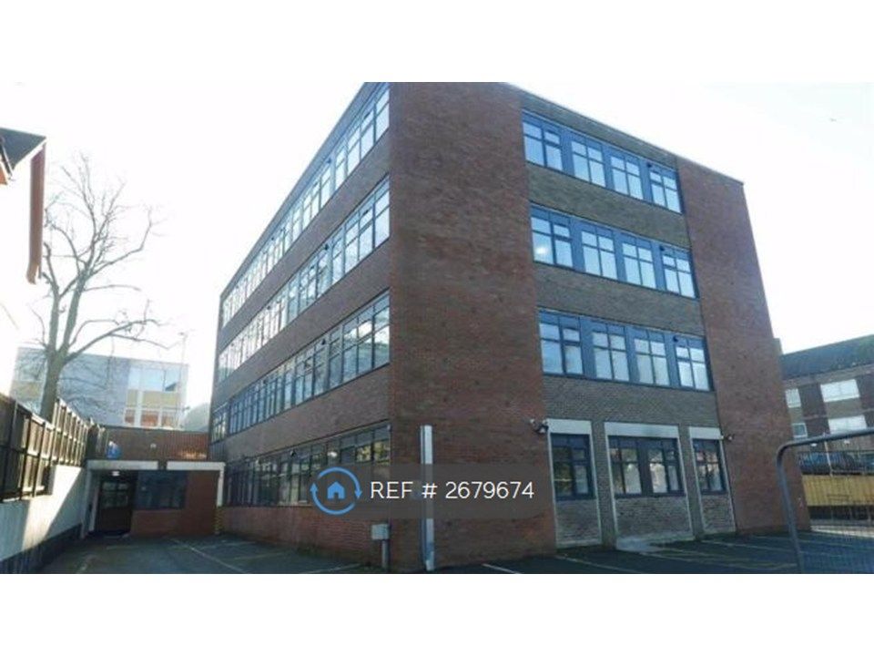 Property photo 1 of 14 Building