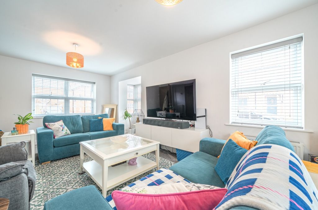 Property photo 2 of 21 1316246-13-685c504A6E3F4
