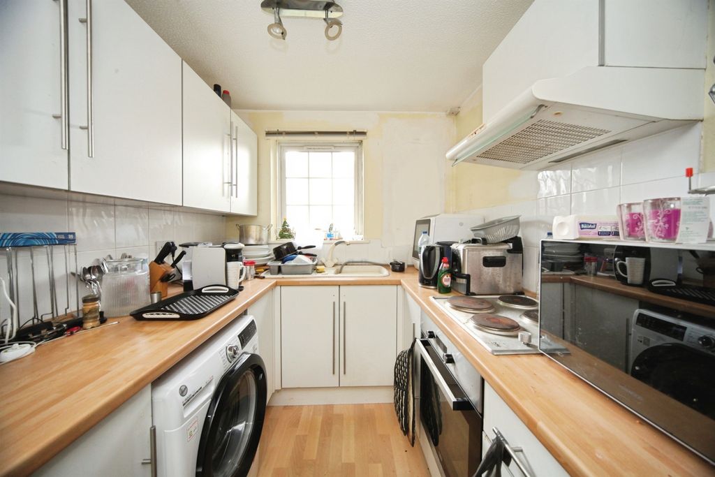 Property photo 2 of 8