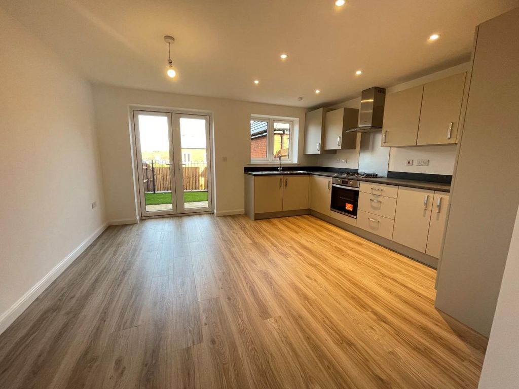 Property photo 2 of 10 Watermill Way 2.Jpg
