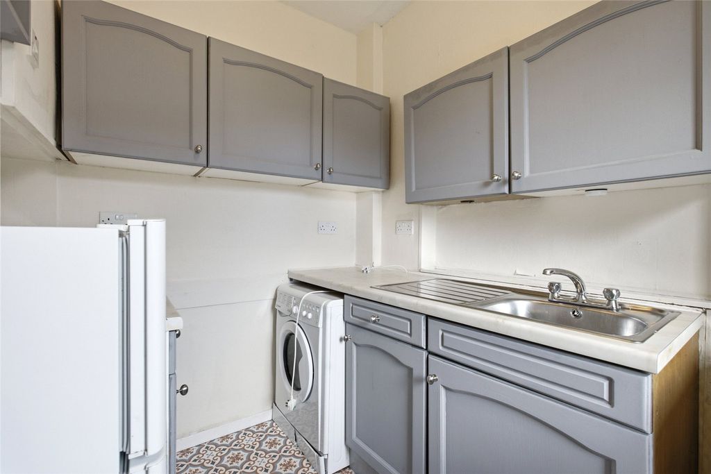 Property photo 3 of 14 Kitchen