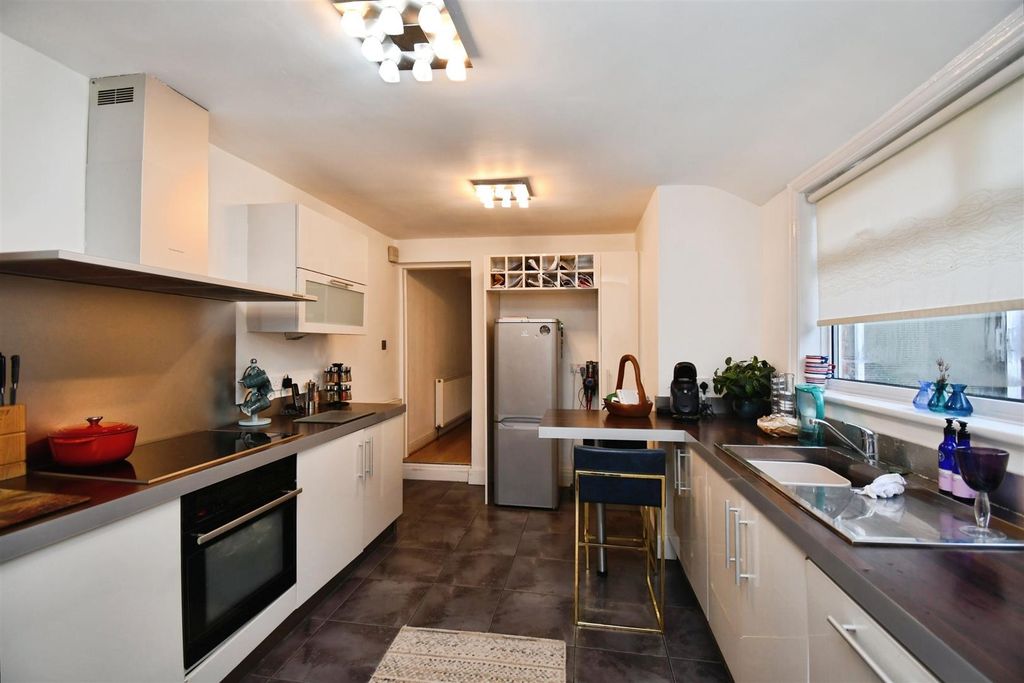 Property photo 3 of 12 03B2A2Bc-U 20 20 2810 29.Jpg