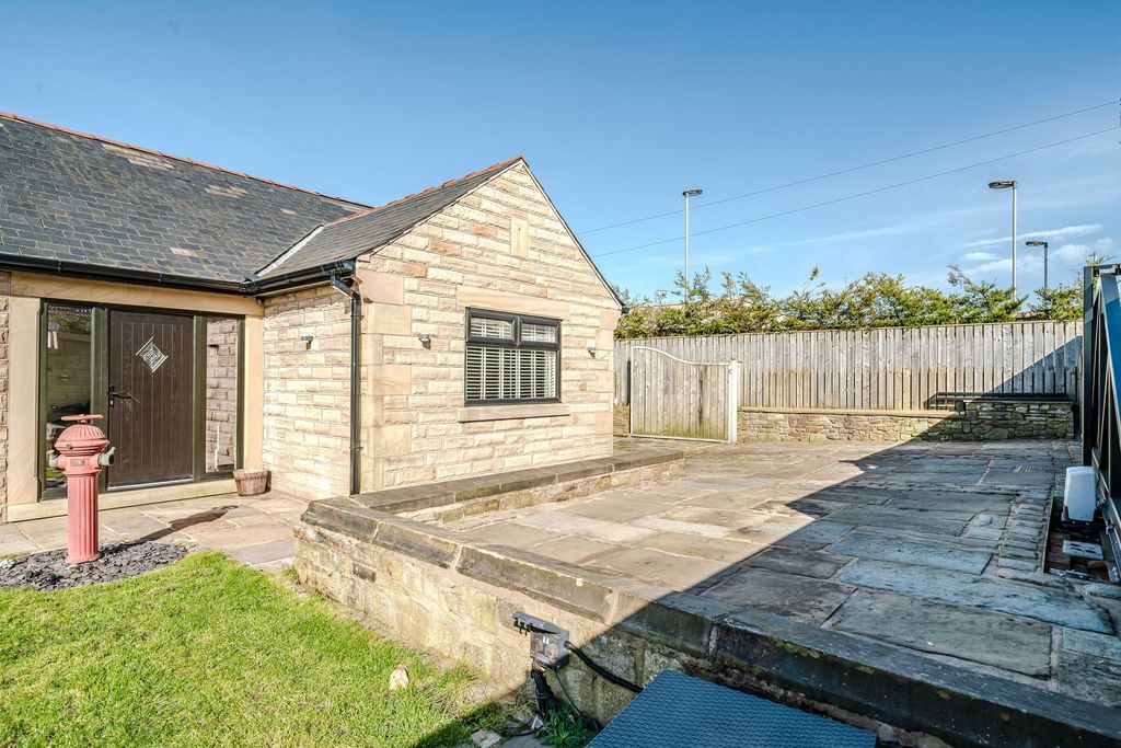 Property photo 3 of 32 Photo 4