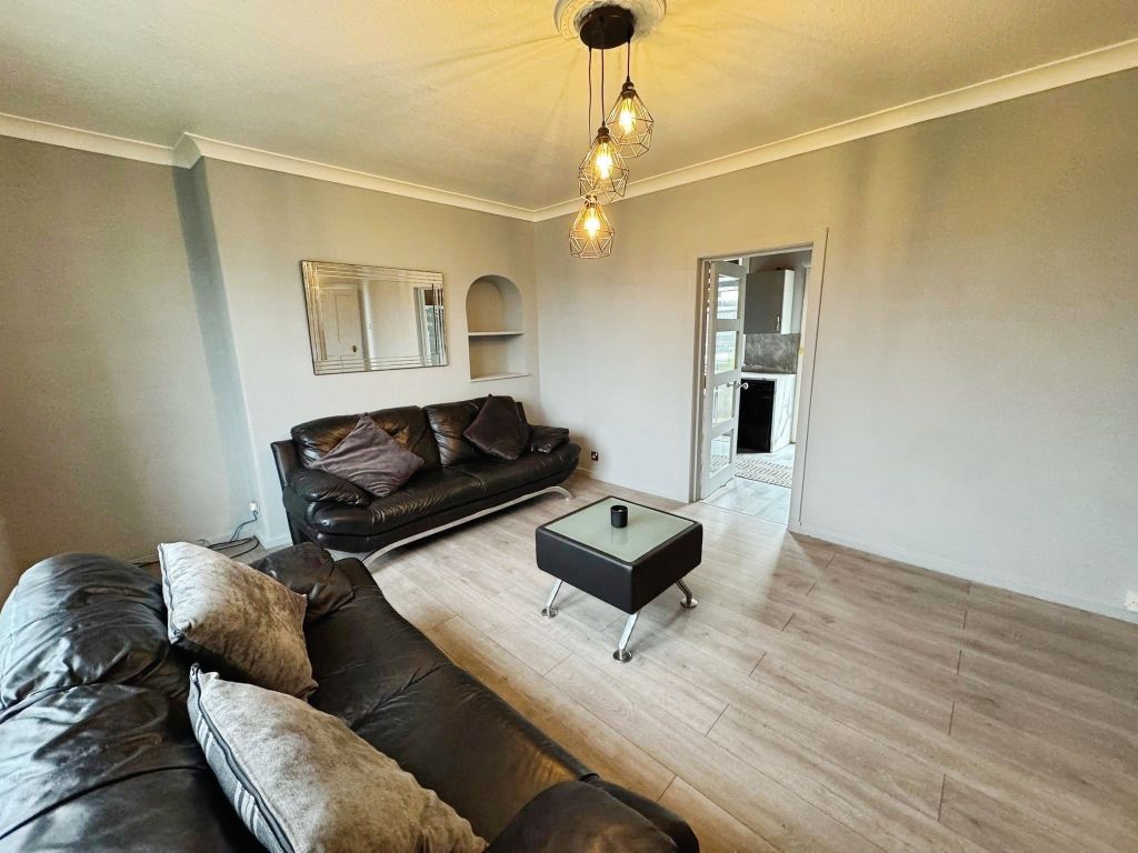 Property photo 3 of 16 Gallery