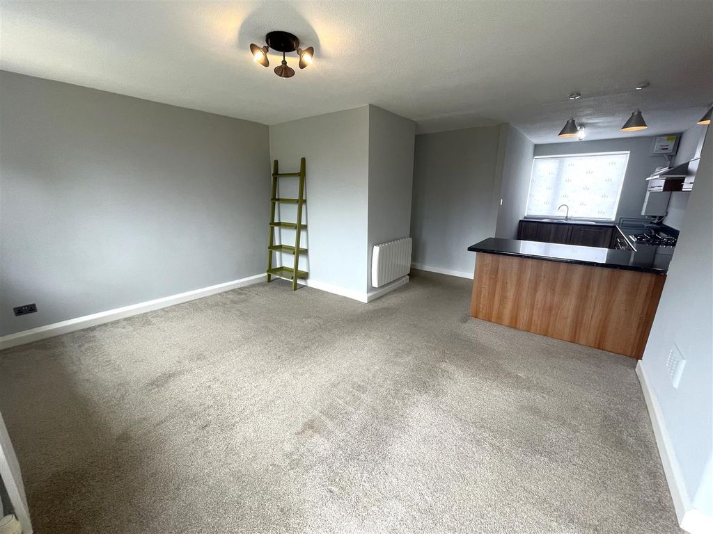 Property photo 1 of 11 Lounge