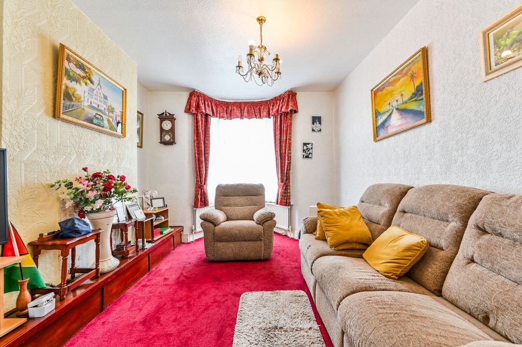 Property photo 2 of 16