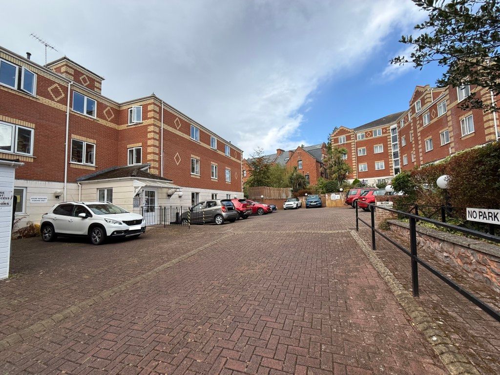 Property photo 1 of 10 Front Of The Complex