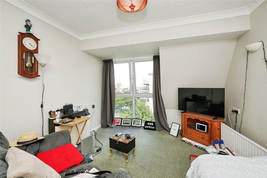 Property photo 2 of 10 Picture No. 24
