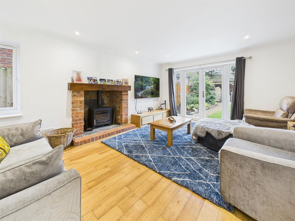 Property photo 3 of 15 Cam05510G0-Pr0137-Still001.Jpg