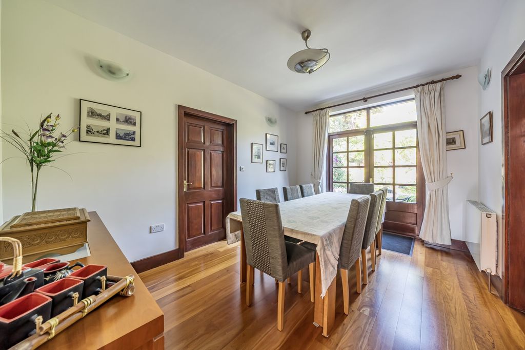 Property photo 3 of 20 Dinning Room