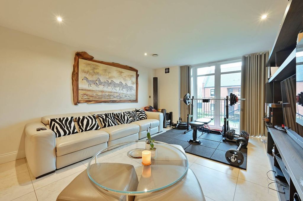 Property photo 3 of 13