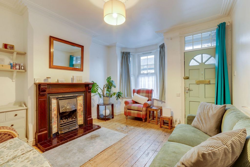 Property photo 2 of 18 Living Room