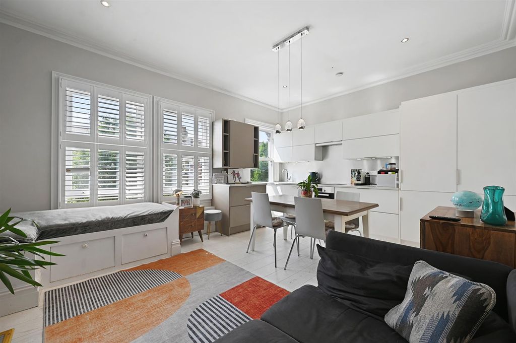 Property photo 1 of 11 Reception Room