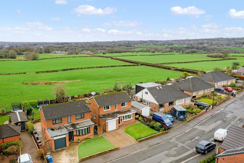 Property photo 3 of 42