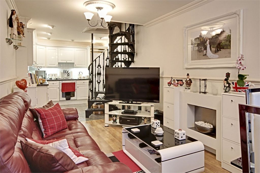 Property photo 2 of 5