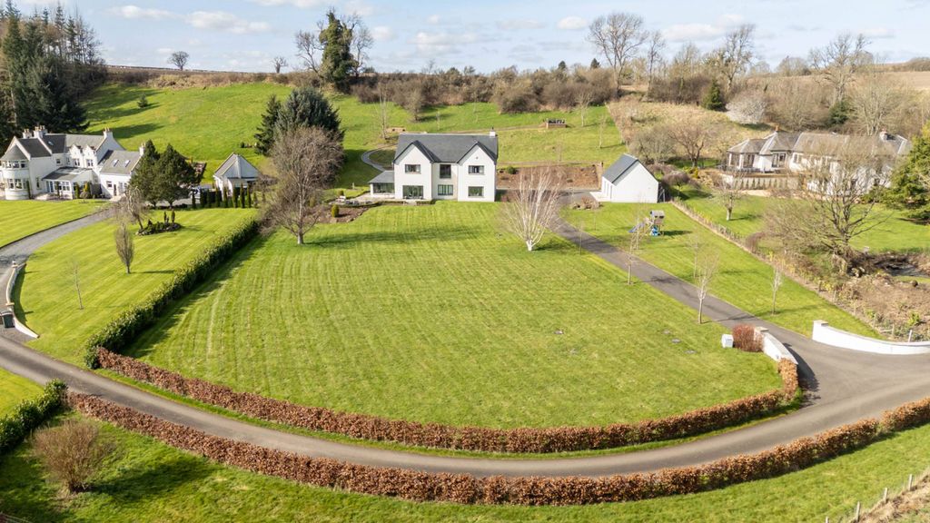 Property photo 1 of 31