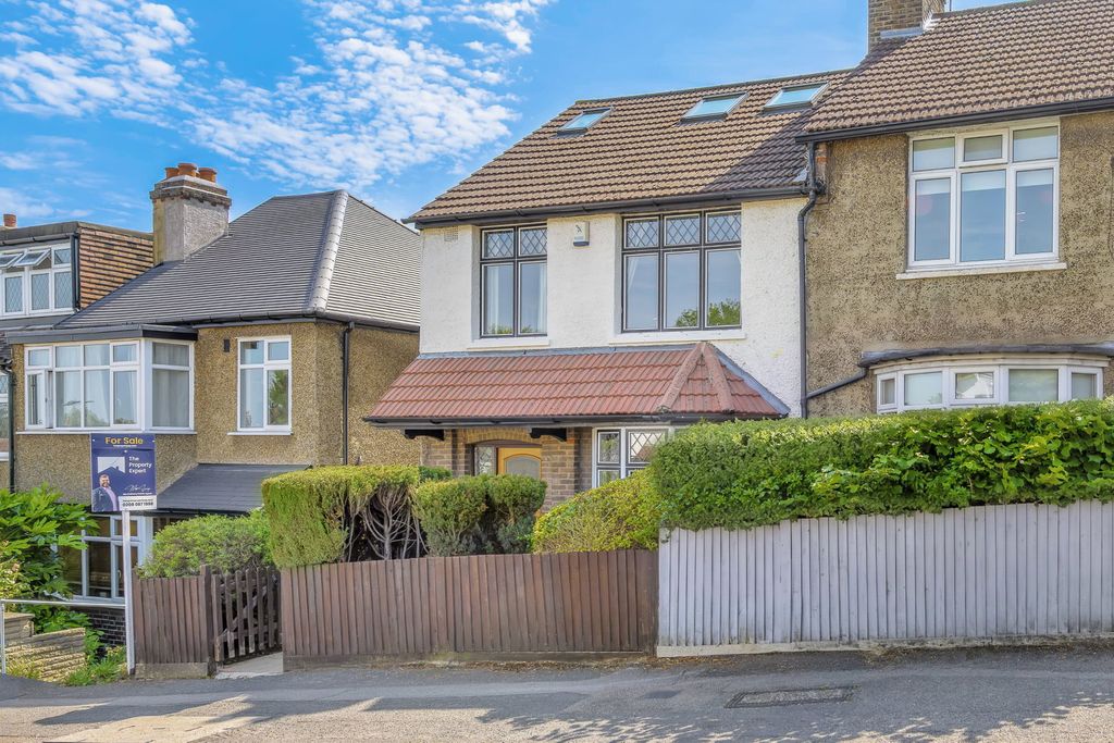 Property photo 1 of 18