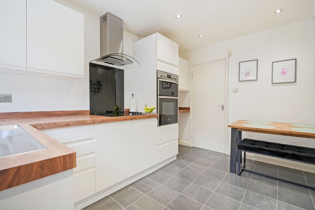 Property photo 1 of 24 Dining Kitchen