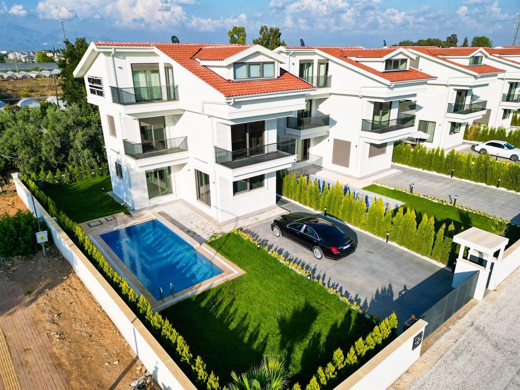 Property photo 1 of 16 Sensational Villa In Belek For Sale With A Private Pool - Main View Of The Luxury Villa With Gated Parking