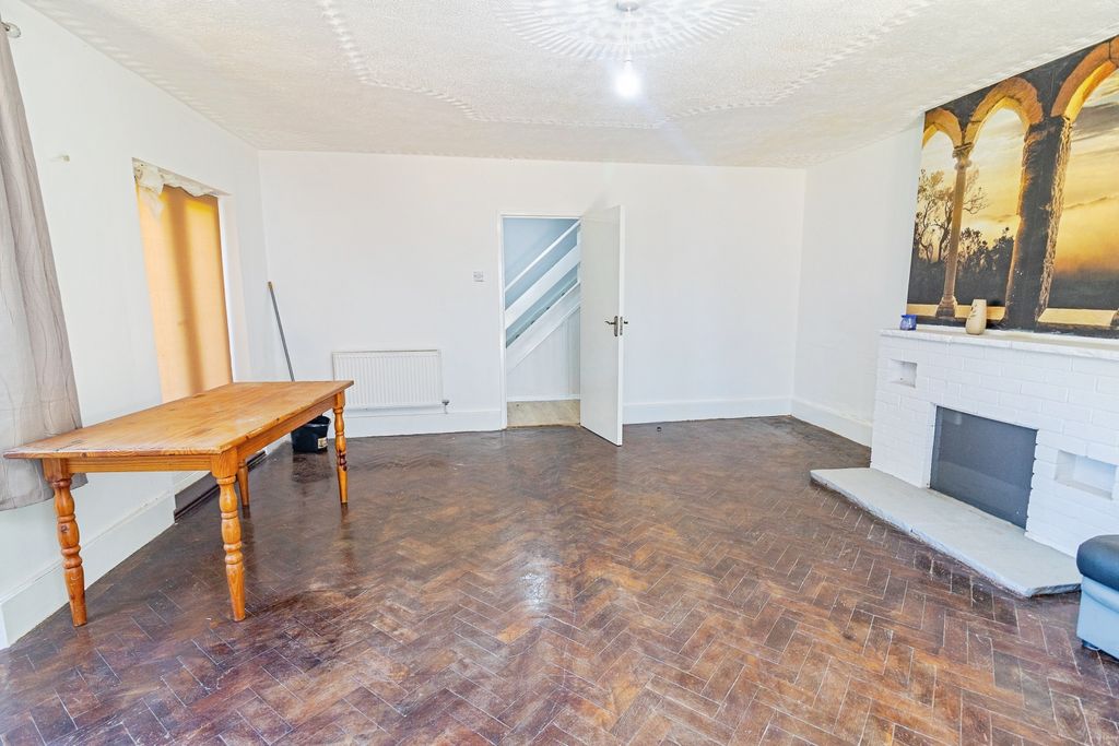 Additional image 7 of 3 bed semi-detached house for saleCardington Road, Bedford MK42