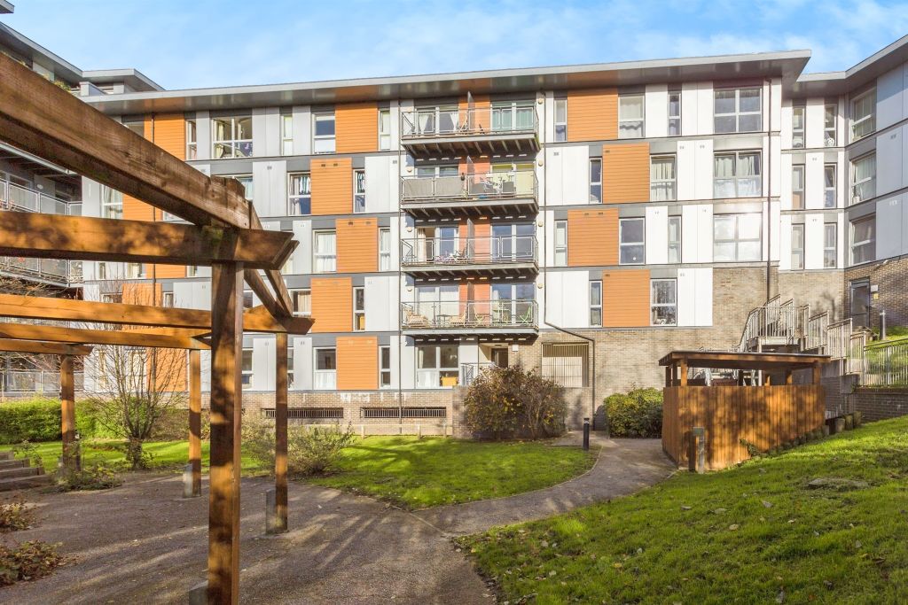 Property photo 2 of 17