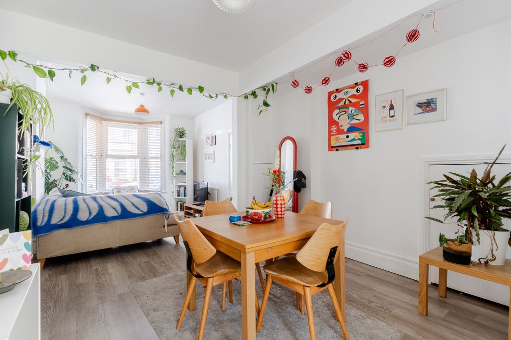 Property photo 3 of 19 A7403794-Hdr-15