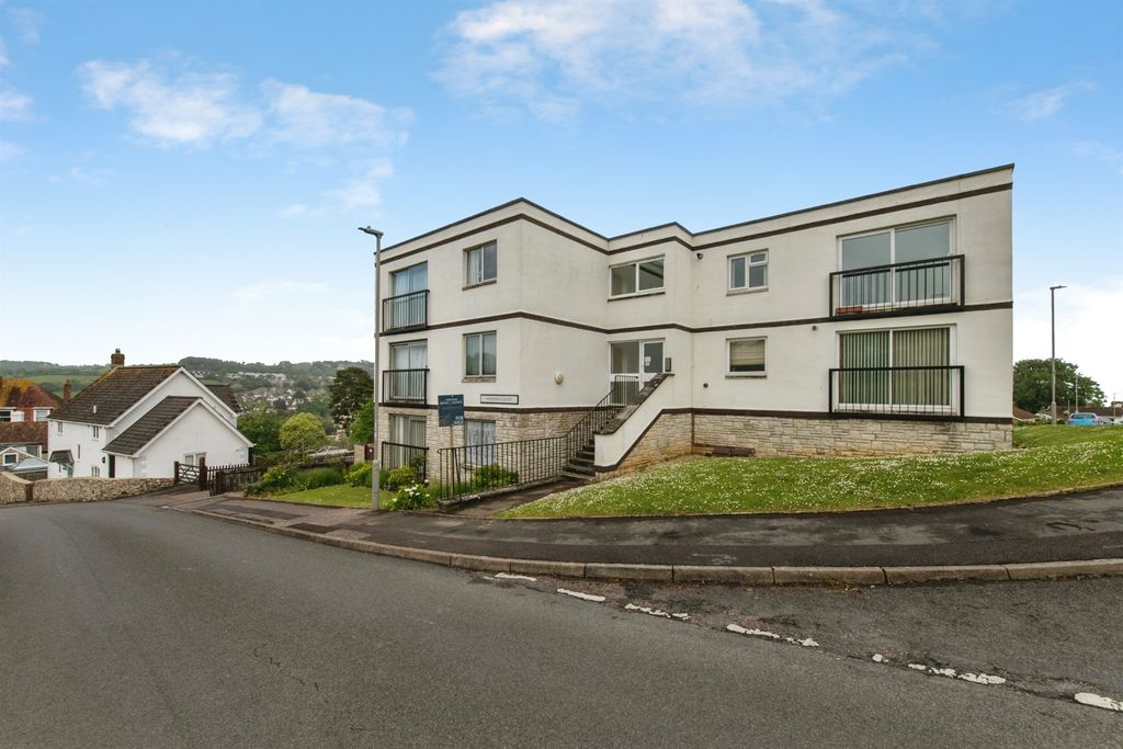Property photo 1 of 6