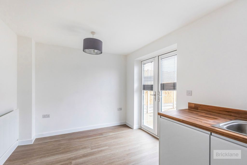 Property photo 3 of 14 Image