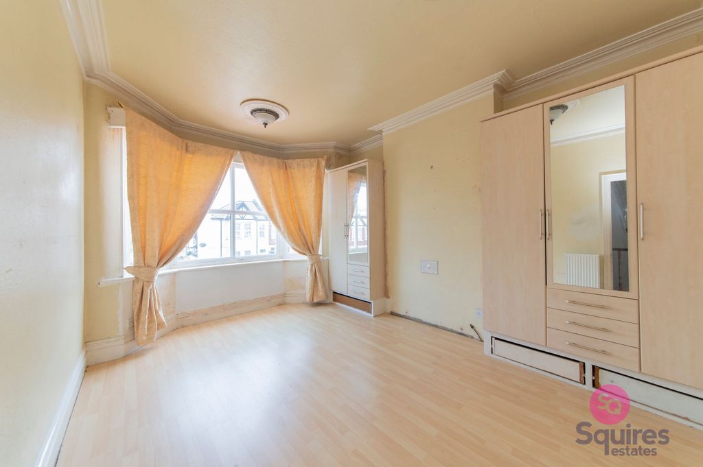 Property photo 3 of 25